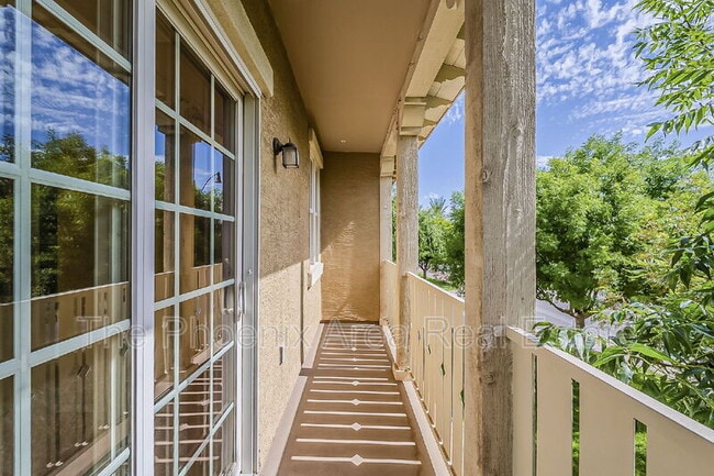 Building Photo - 885 S Osborn Ln