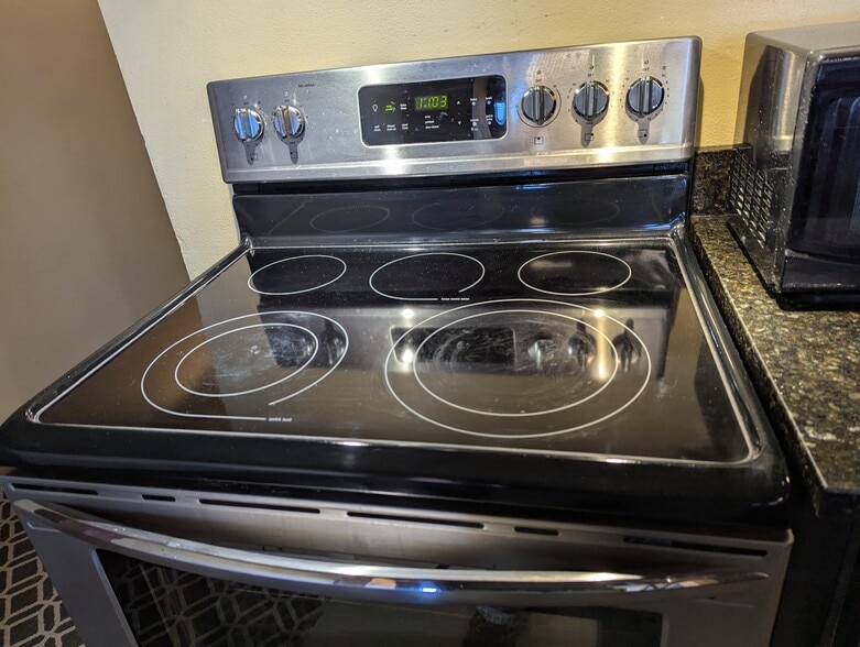 Building Photo - 222 Jay St