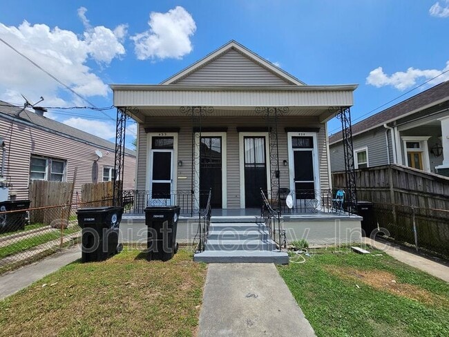 Primary Photo - 422 S Salcedo St