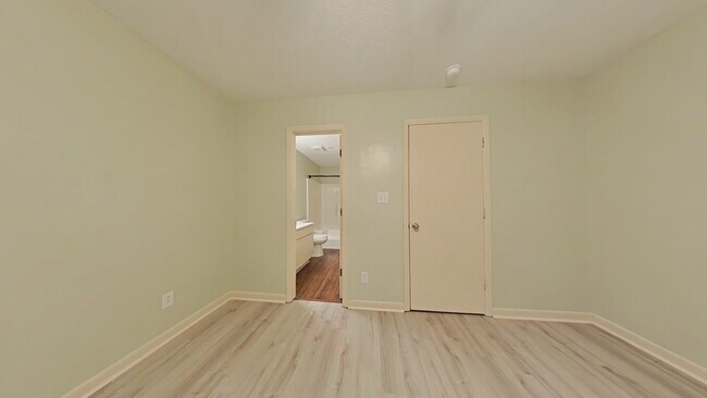Building Photo - 3355 Galleria Dr