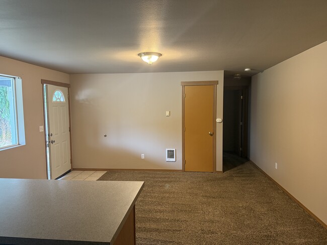 Building Photo - 609 California Ave