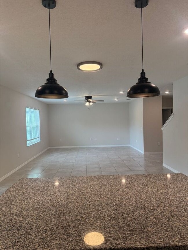 Building Photo - Beautiful/Like New Home in Winter Haven