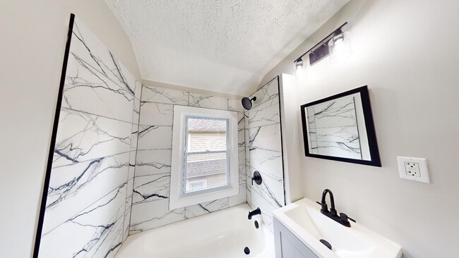 Building Photo - Brooklyn Centre - 3 Bedroom Single Family ...