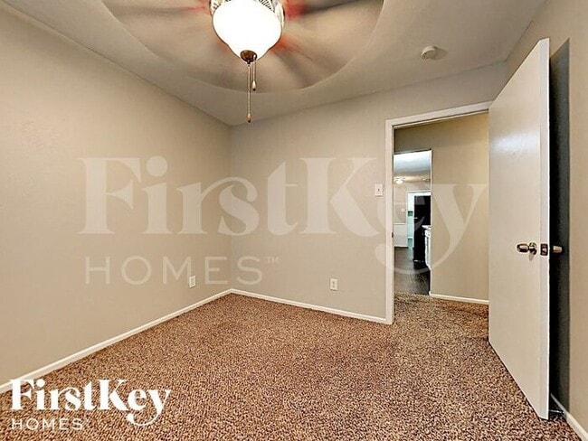 Building Photo - 4639 Nettleton Dr