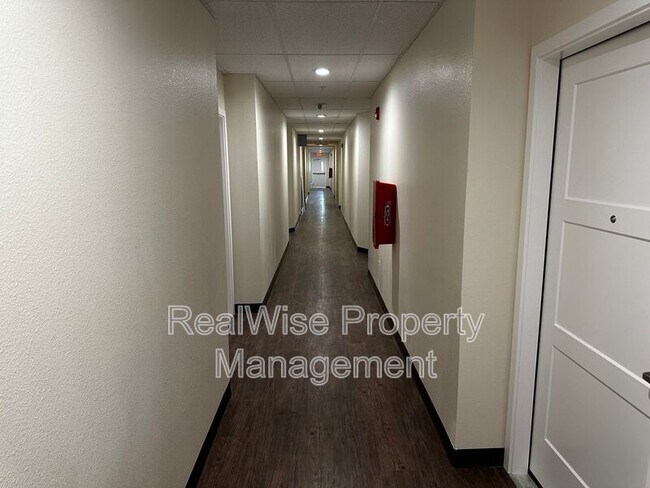 Building Photo - 1935 Table Rock Rd