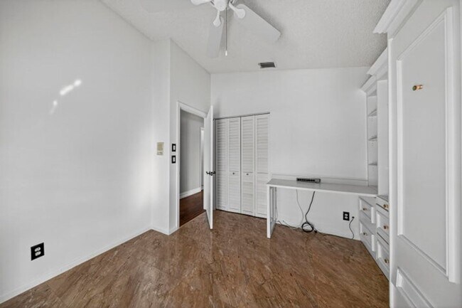 Building Photo - 9121 Paragon Way