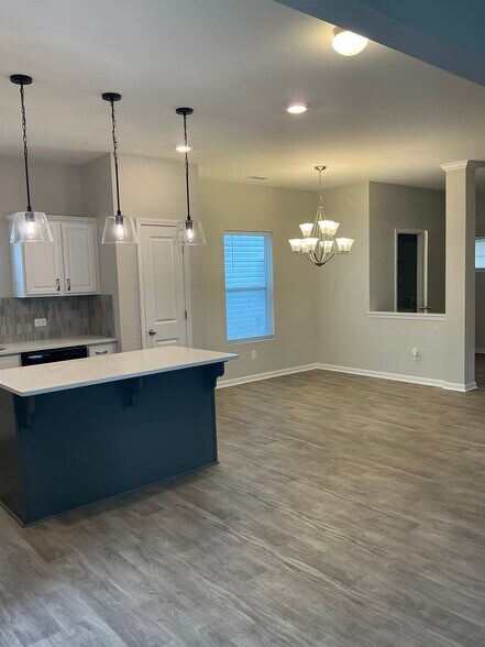 Kitchen Island - Dining Area - 506 Purple Finch Rd