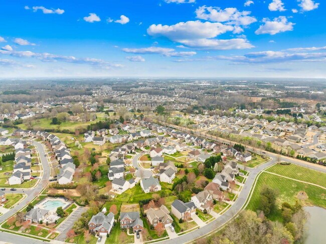 Building Photo - 9449 Glenburn Ln