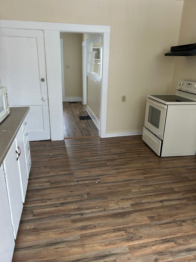 Building Photo - 7 Gowen St