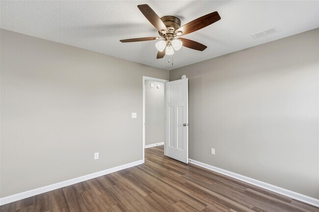 Building Photo - 15 Paislynne Ct