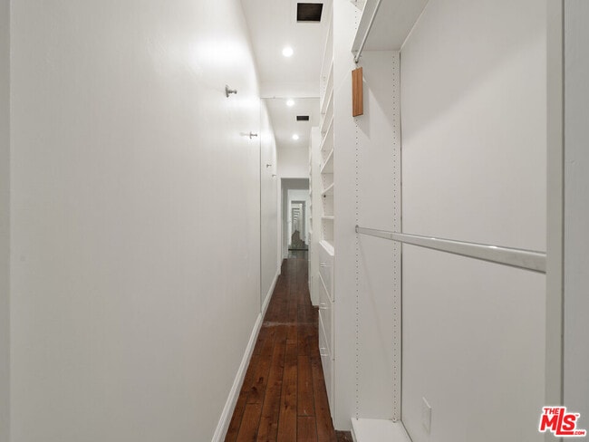 Building Photo - 743 N Orange Dr