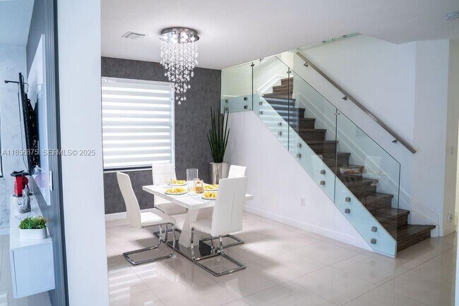 Building Photo - 3521 W 86th Terrace