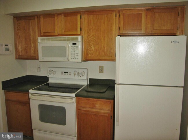 Building Photo - 5704 Shadwell Ct