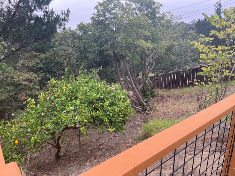 Building Photo - 191 Fernwood Dr