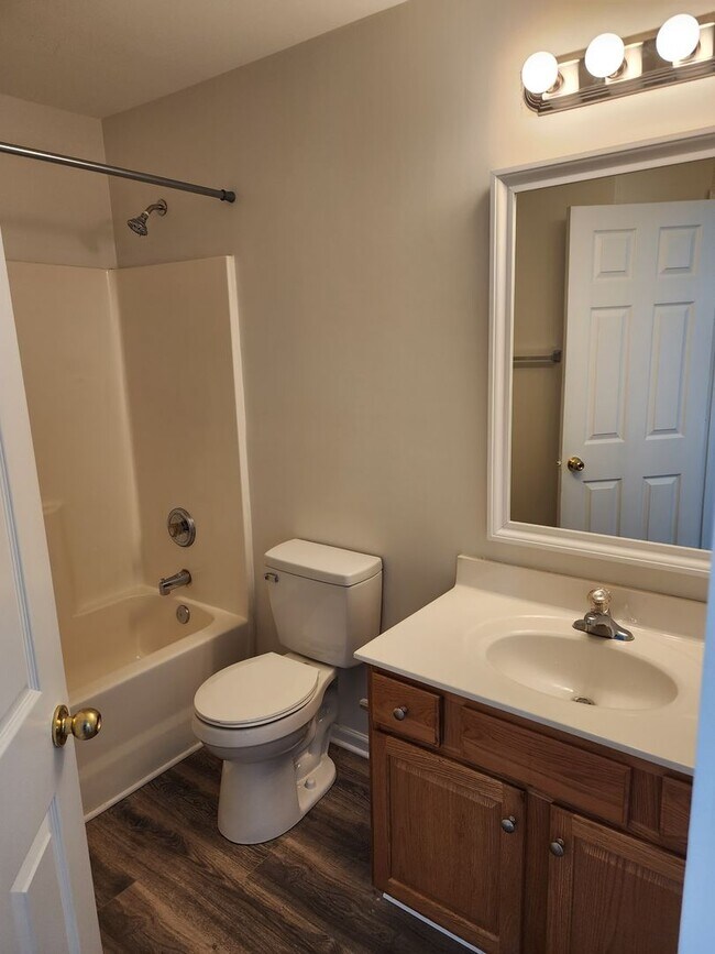 Building Photo - Four bedroom townhome in Caldwell Station