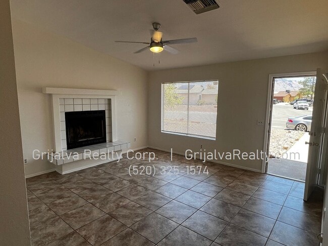 Building Photo - 3 Bedroom, 2 Bath House for Rent Northwest...