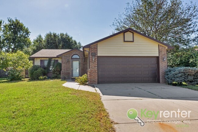 Building Photo - 3 Bedroom 2 Bathroom Family Ready Home