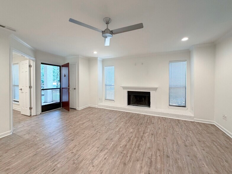Building Photo - 413 New Kent Pl