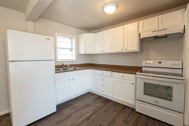 Building Photo - 3 BED/ 1 BATH IN UP AND COMING NEIGHBORHOOD