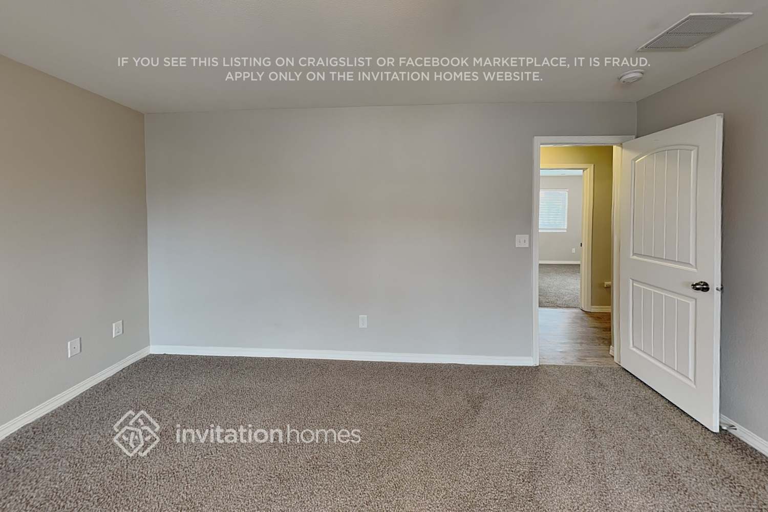 Building Photo - 4047 Creek Legend View