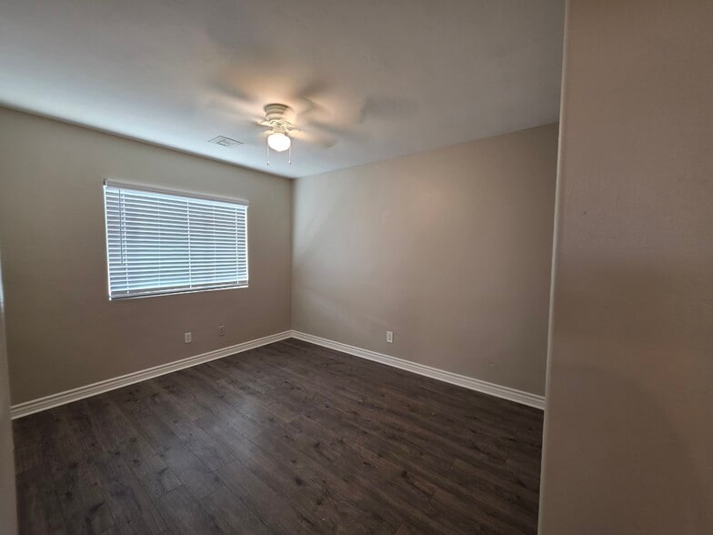 Building Photo - 2404 Morningside St