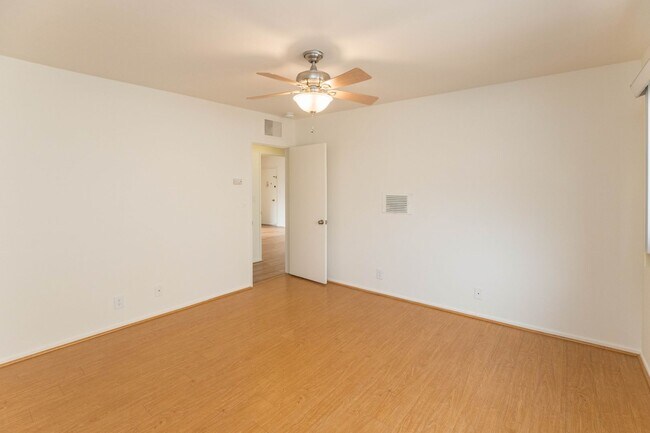 Building Photo - 1336 Centinela Ave