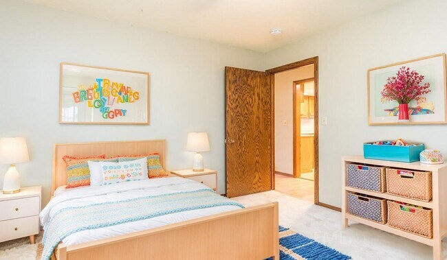 Building Photo - LARGE AND SPACIOUS, YET COZY AND QUAINT RANCH STYLE 4 BD, 3 BA HOUSE WITH DOUBLE ATTACHED GARAGE,...