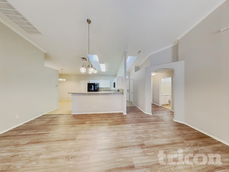 Building Photo - 6232 Diazo St