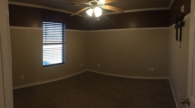 Building Photo - 244 Ariana Ct