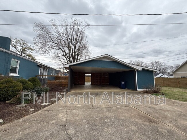 Building Photo - 2512 Pansy St SW