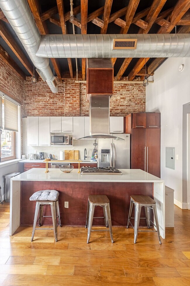 Building Photo - 621 14th St