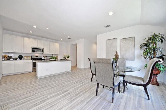 Building Photo - 6902 Telford Holw Trl