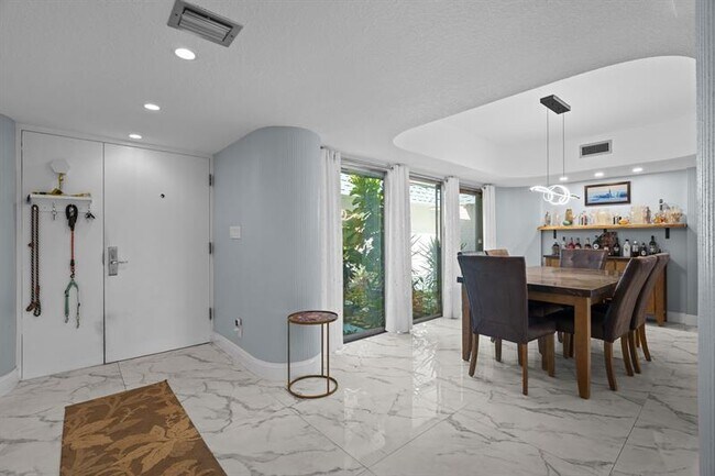 Building Photo - 5100 Yellow Pine Ln