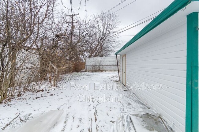 Building Photo - 1951 Warrensville Center Rd