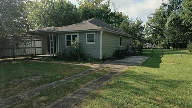 Building Photo - 1214 Carby Rd