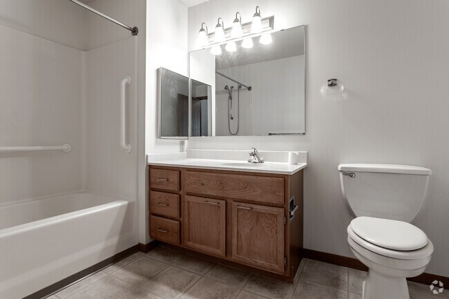 2BR, 1.5BA - 1,119SF - Bathroom - Silver Lake Pointe 55+