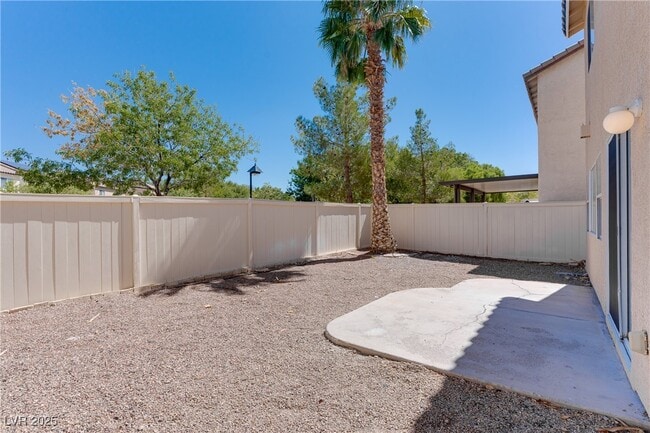 Building Photo - 11032 African Sunset St