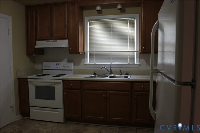 Building Photo - 110 Dupuy Ave