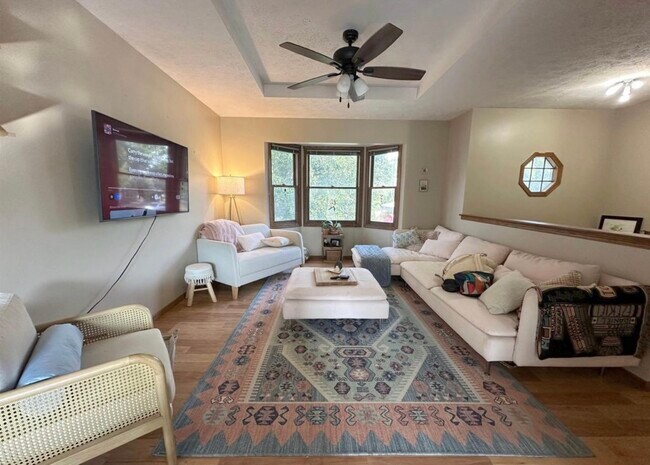 Building Photo - 4131 Paxton Cir