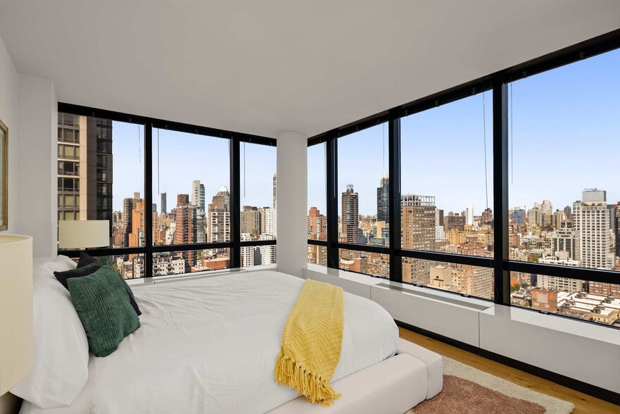 Building Photo - 420 E 61st St