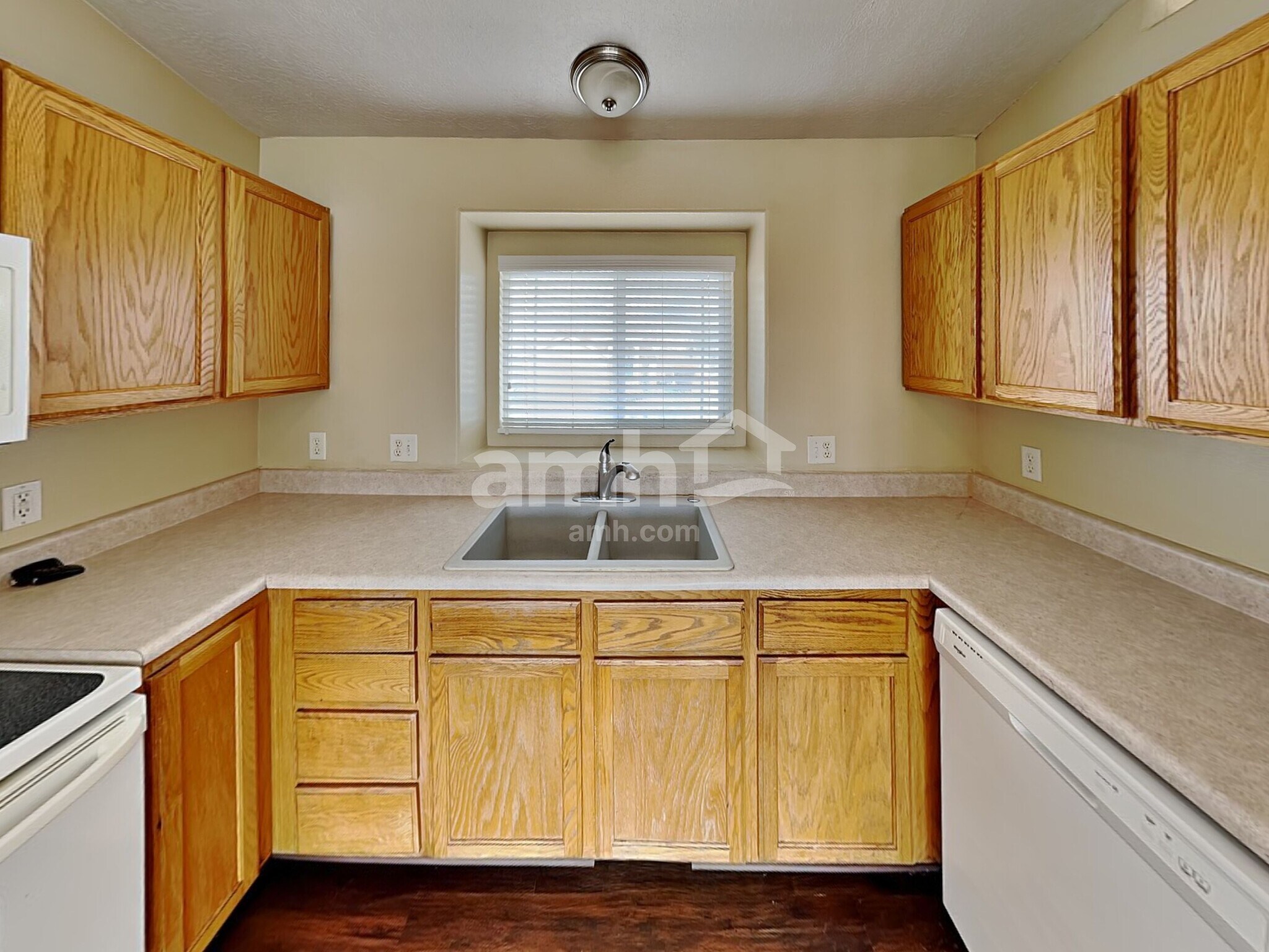 Building Photo - 117 E 1875 N