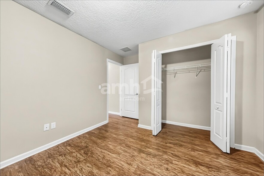 Building Photo - 86021 Aladdins Way