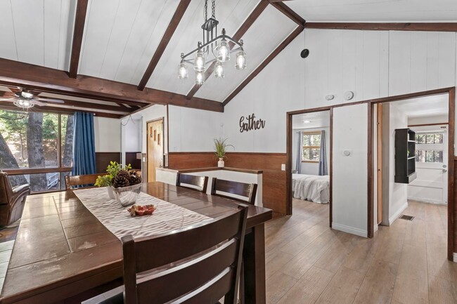 Building Photo - 407 S Dart Canyon Rd
