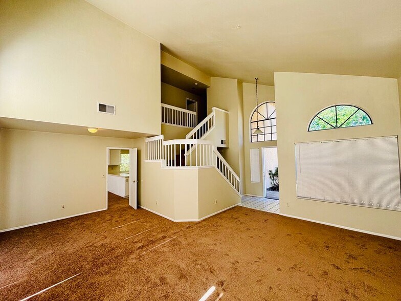 Building Photo - 36905 Pond Ave