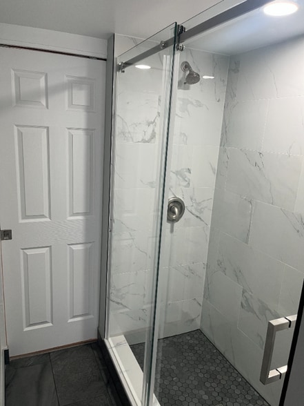 Building Photo - 312 S Van Buren St