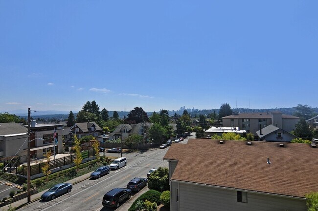 Building Photo - 4717 Phinney Avenue North