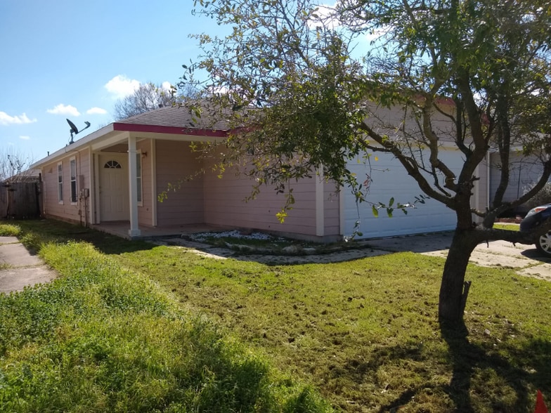 Primary Photo - 3205 Crownover St