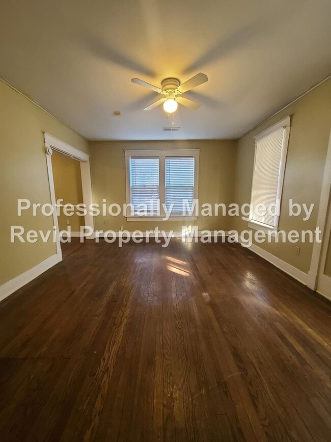 Building Photo - 2 bedroom Home near U of M