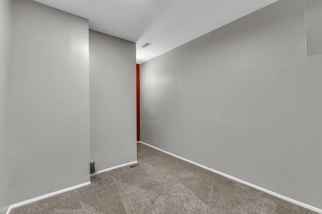 Building Photo - 951 E 700 S