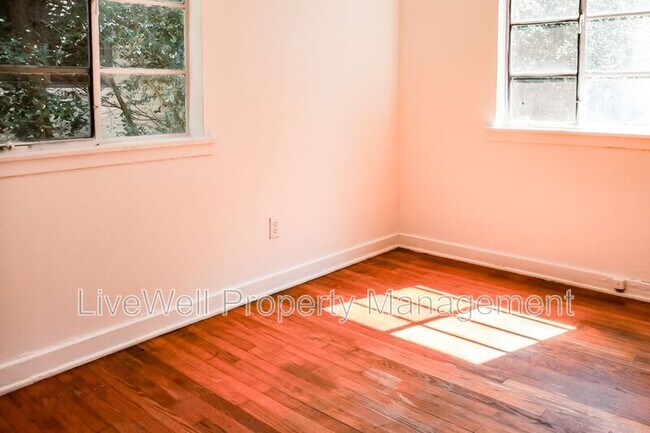 Building Photo - 1321 33rd St Ensley